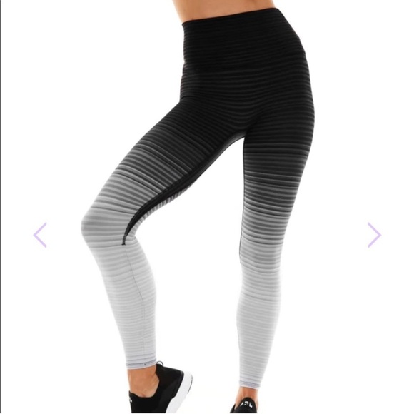 K-DEER Grace 7/8 Sneaker Length Legging women’s size M - Picture 2 of 9